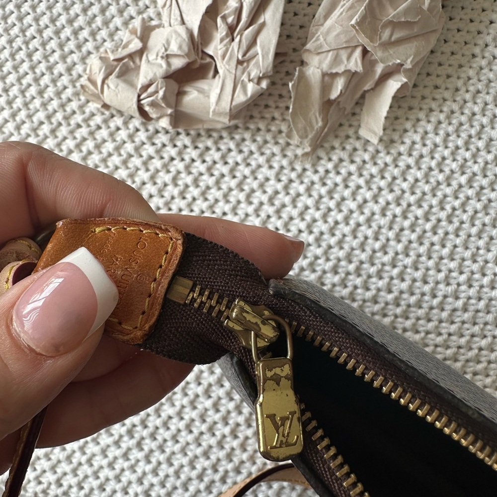 Louis Vuitton Monogram Brown Shoulder Bag - Picture 7 of 10